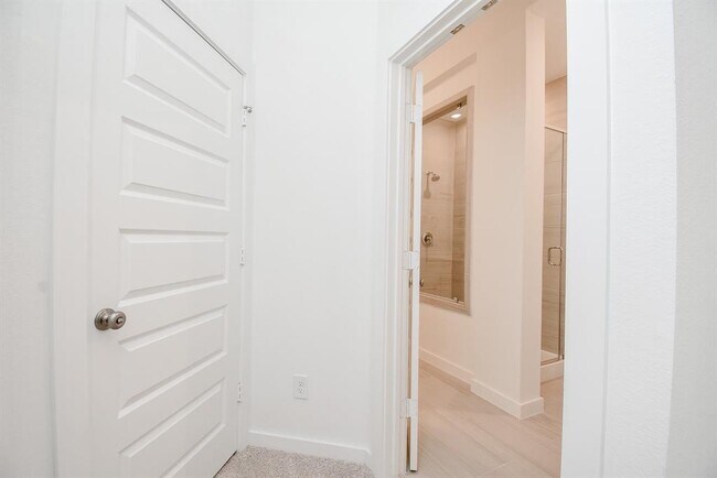 Building Photo - 6507 Bramble Cv Ln