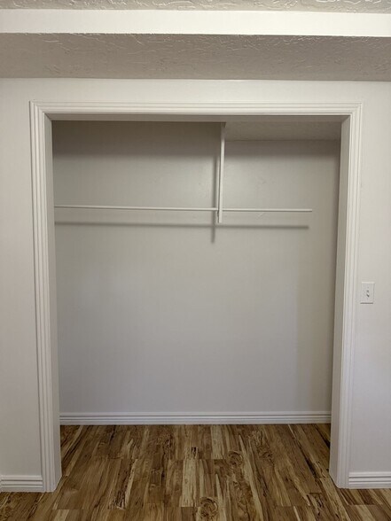 Building Photo - 663 E 170 N