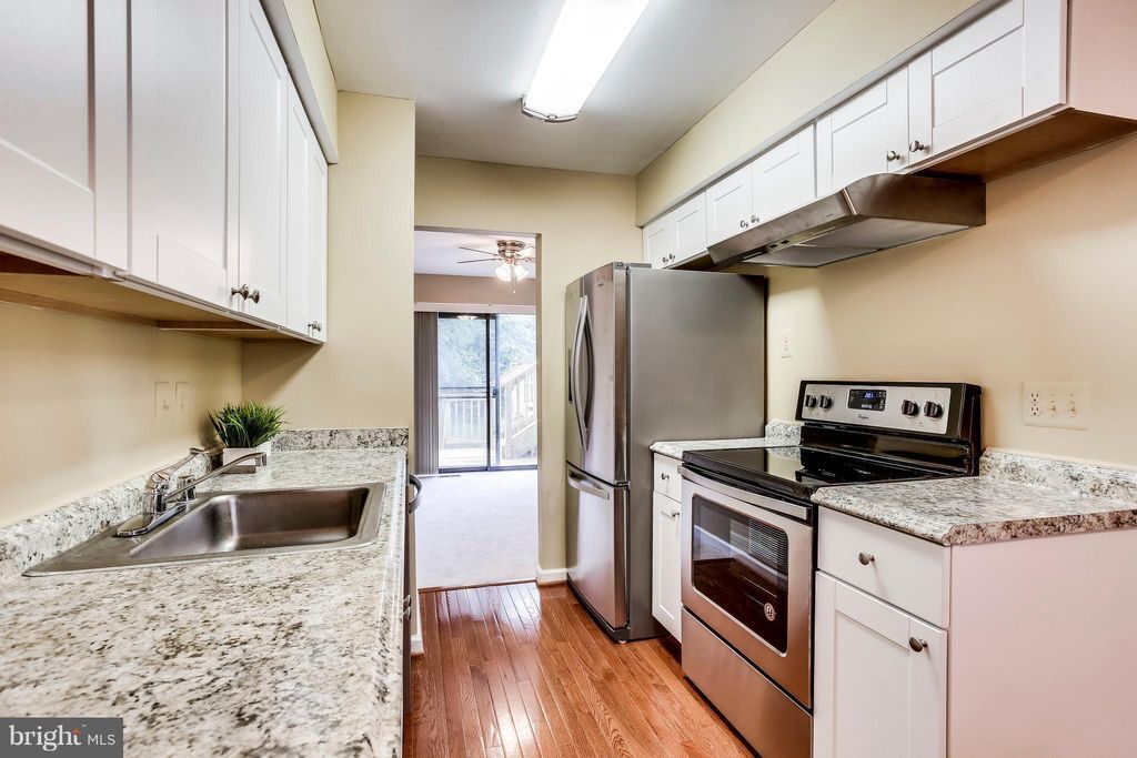 Building Photo - 939 Barton Oaks Pl