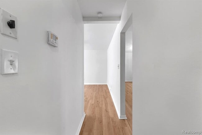 Building Photo - 32658 Kathryn St