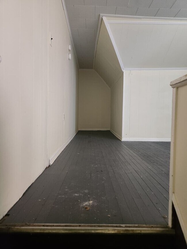 Building Photo - 413-415-415 N 6th Ave