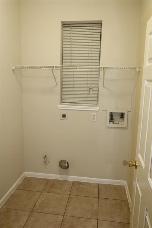 Building Photo - 5022 E Newpark Dr