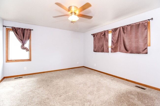 Building Photo - Spacious 3-Bedroom Home with Unfinished Basement in Prime Midtown Fort Collins Location