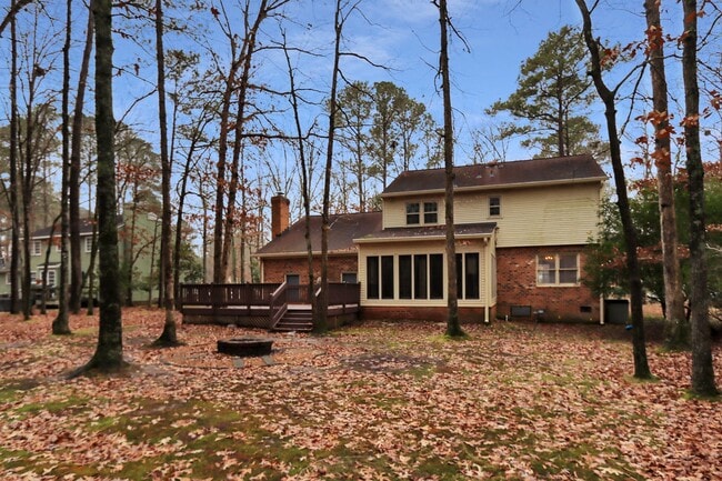 Building Photo - 227 Aspen Blvd