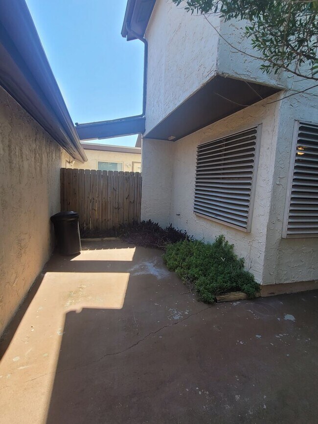 Building Photo - 7523 Beaudelaire Cir