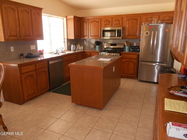 Building Photo - 1201 Brown Ridge Pl