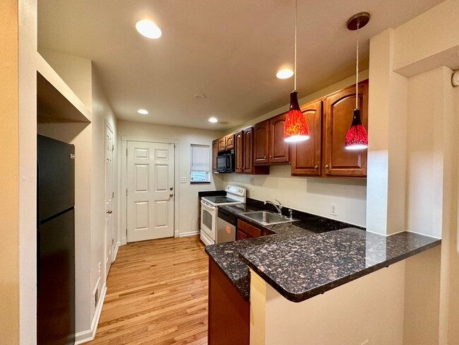 Building Photo - Charming 2 Bedroom/1.5 Bathroom Townhome in Washington Village-Pigtown!