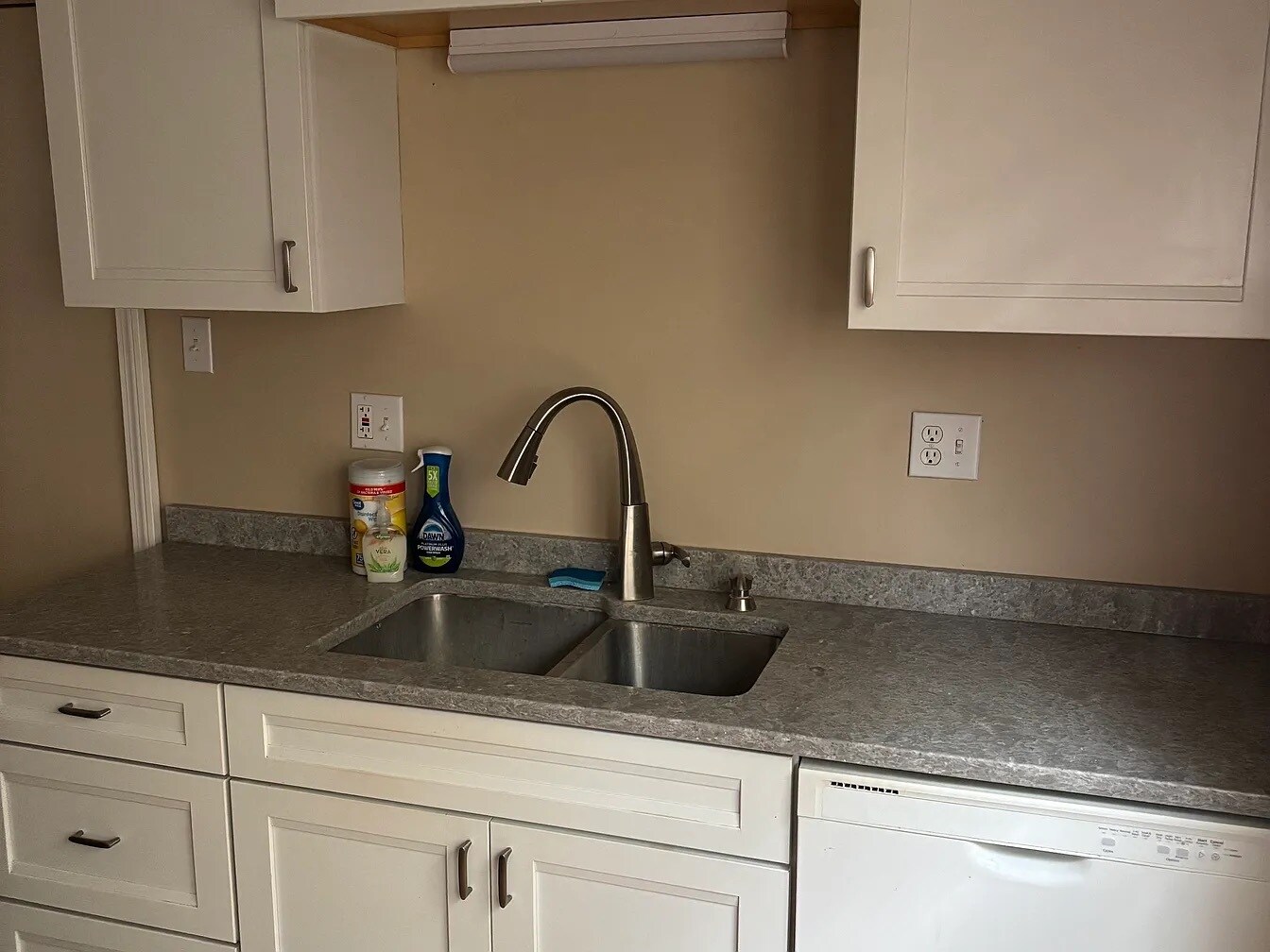 Building Photo - 275 Sterling Ave