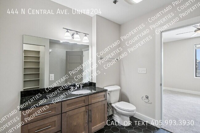 Building Photo - 444 N Central Ave