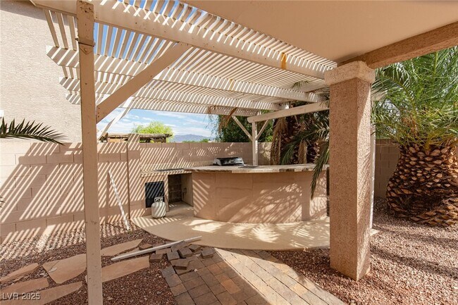 Building Photo - 3900 Triora St