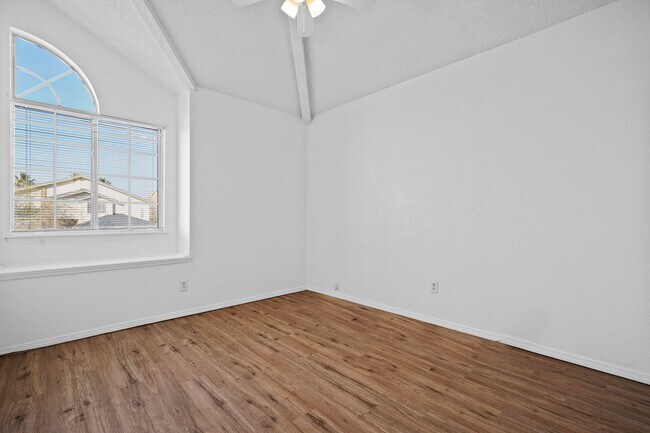 Building Photo - 6780 Dakota Ridge Dr