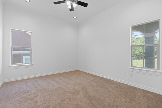 Building Photo - 404 Mesa Dr