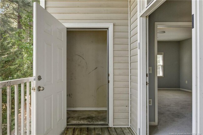Building Photo - 625 Marshtree Ln