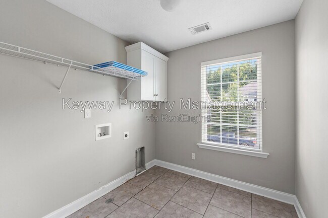 Building Photo - 3070 Margot Ln