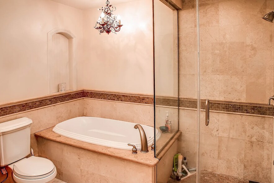 Building Photo - 24061 La Rosa Dr