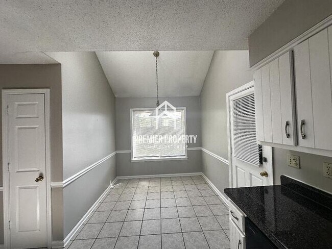 Building Photo - 3482 Kirby Terrace Dr