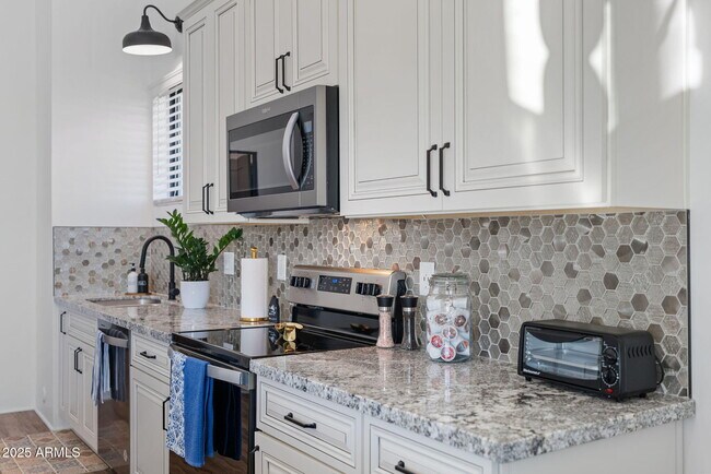Building Photo - 14537 E Windstone Trail