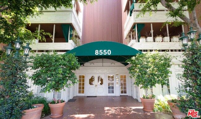 Building Photo - 8550 Holloway Dr