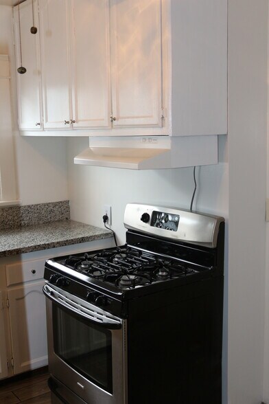 Building Photo - 240 E 23rd St