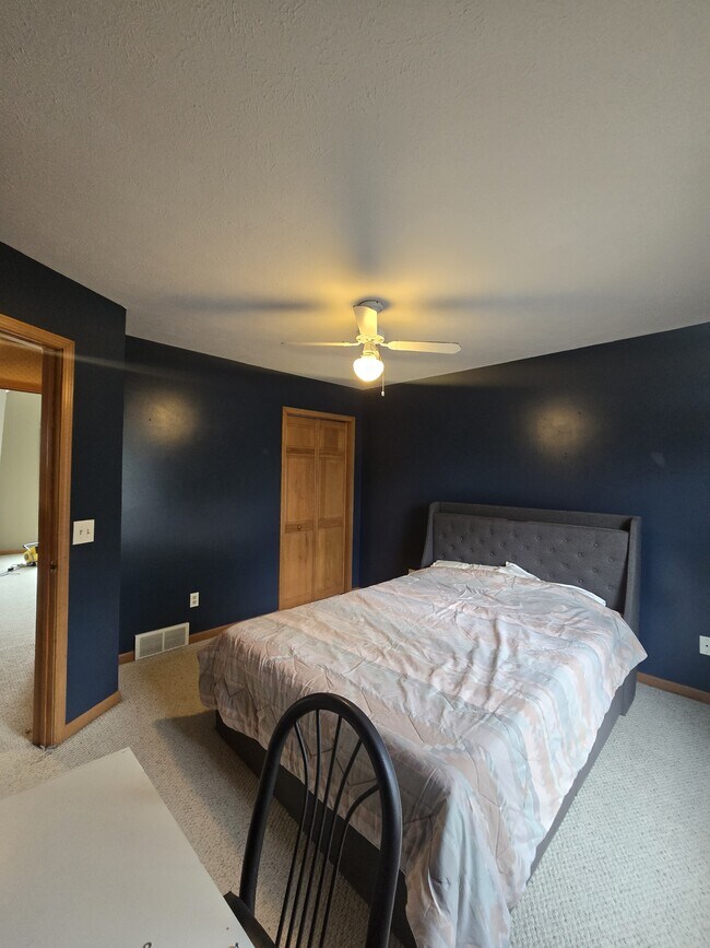 Building Photo - 9444 Windsong Ln