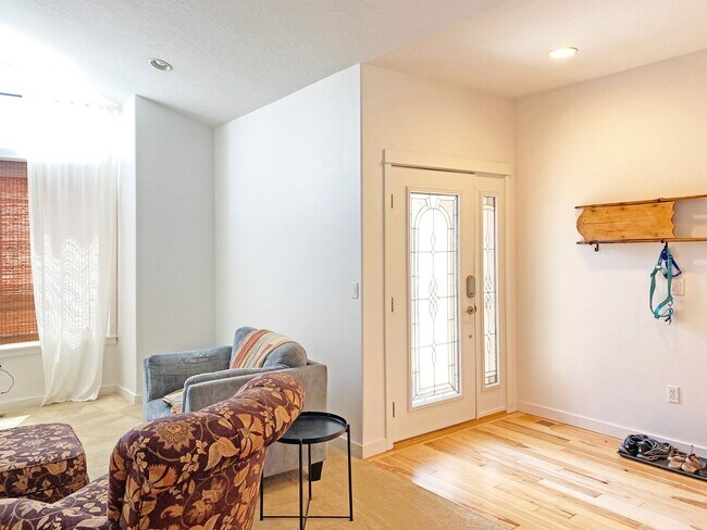 Building Photo - Beautiful Single Level Home in North Albany!