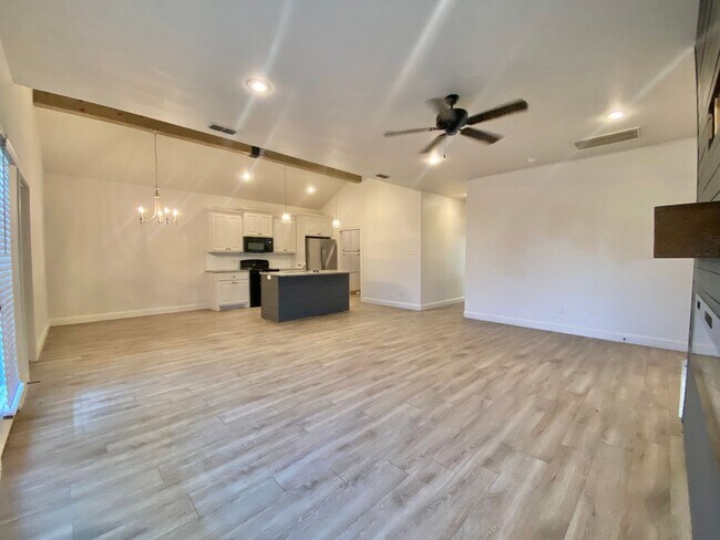 Building Photo - 1602 102nd