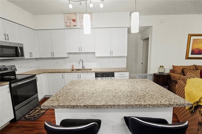 Building Photo - 11250 SW 44th St