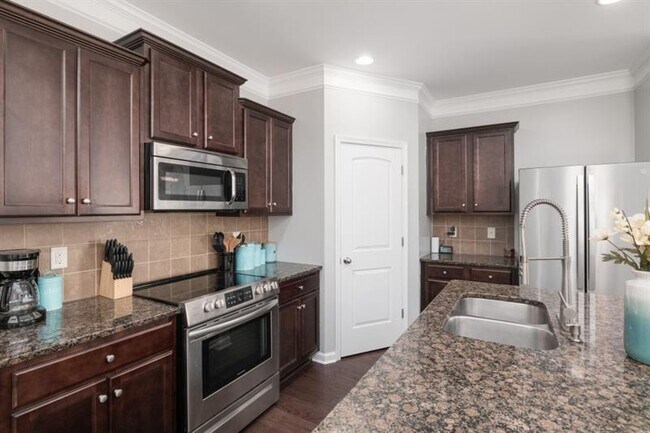 Building Photo - 1855 Homeside Dr