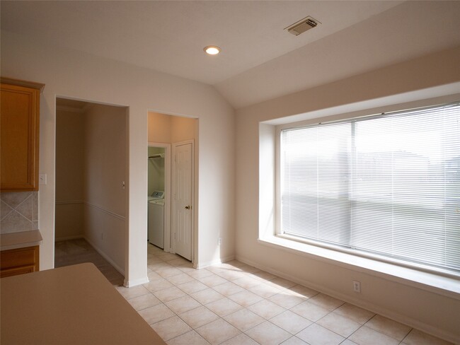 Building Photo - 2727 S Cedar Hollow Dr