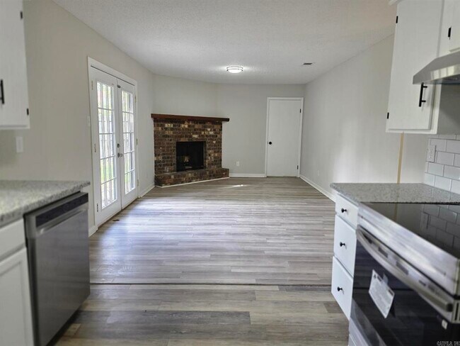 Building Photo - 8 Willowridge Cove