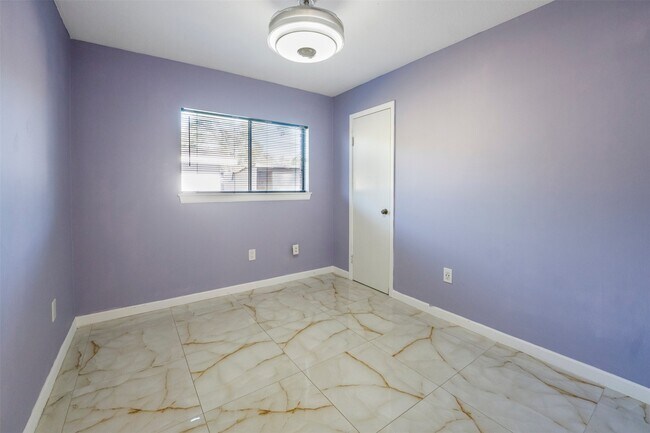 Building Photo - 3203 Golden Willow Dr