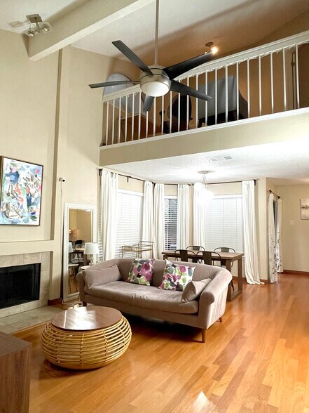 Building Photo - 4242 N Capistrano Dr