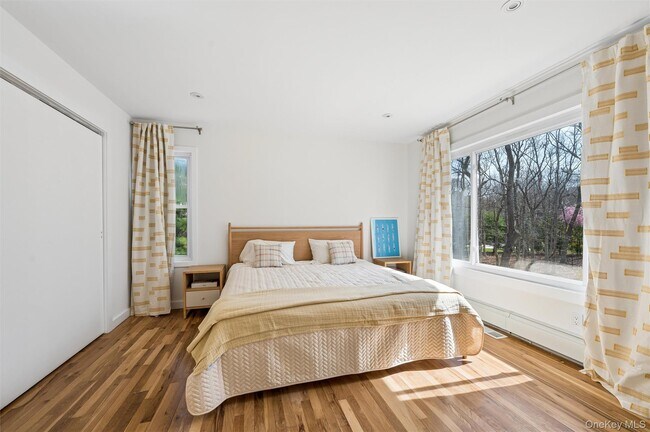 Building Photo - 14 Old Trail Rd