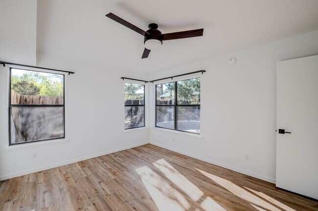 Building Photo - Absolute Gem in Pueblo Alegre (Camino De Chelly)