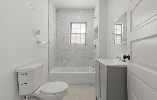 Building Photo - Carnegie - 2 Bedroom 1 Bathroom - Updated ...