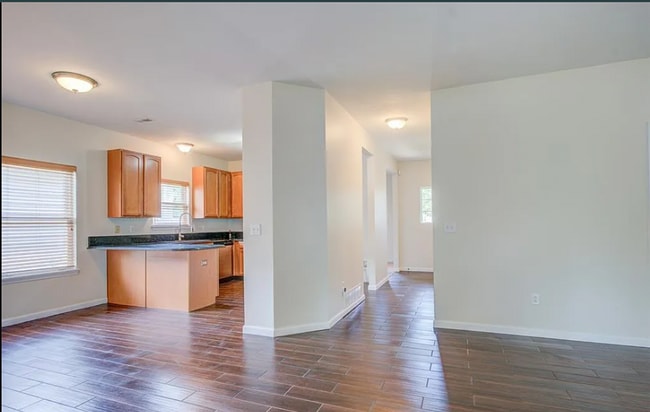 Building Photo - Spacious 4-Bedroom Home in the Heart of Winghaven