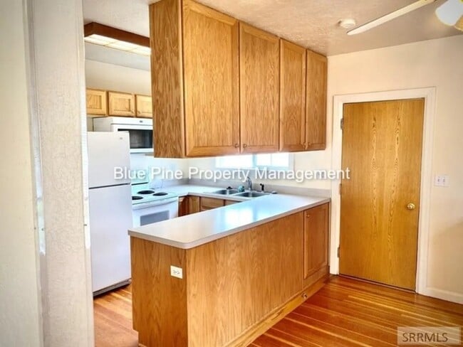 Building Photo - 309 S Milton Ave