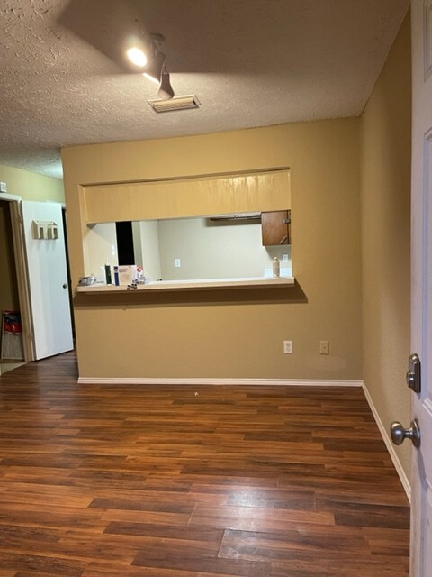 Building Photo - 28 W Creek Ln