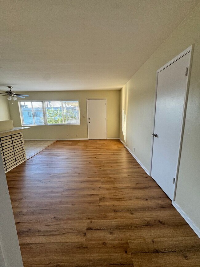 Building Photo - 1 BDRM, 1 Bath with Parking Space