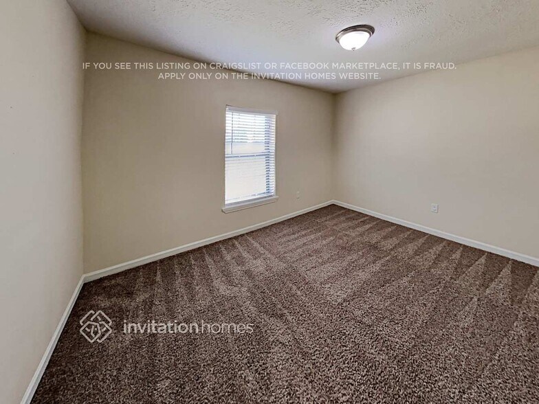 Building Photo - 16422 Oxnard Ln