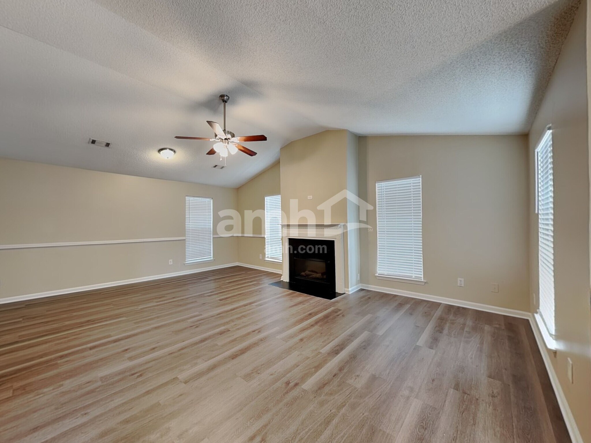 Building Photo - 5029 Kens Ct