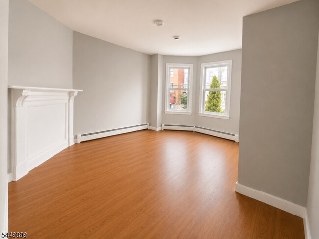 Building Photo - 1110 Hampton Pl