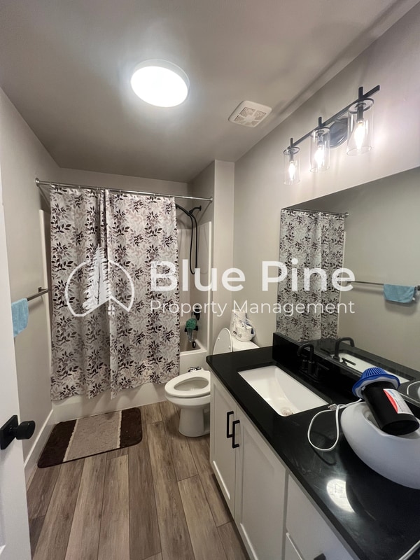 Building Photo - 2886 Sunburst Dr