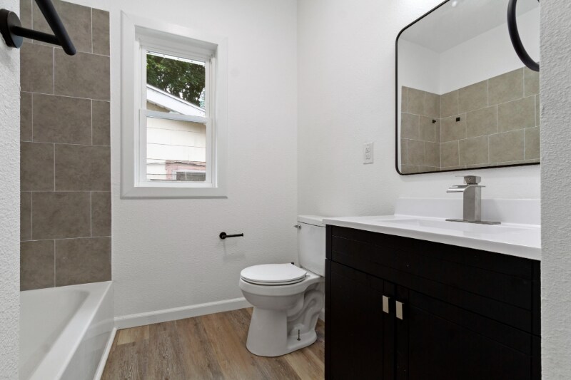 Building Photo - 55 N Chester Ave