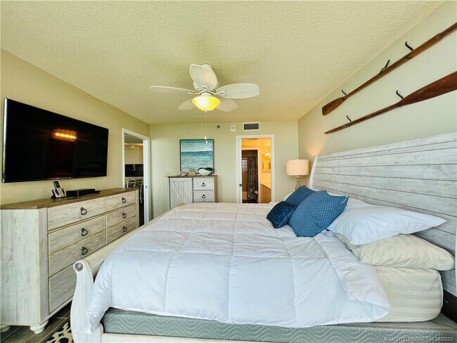 Building Photo - 8880 S Ocean Dr
