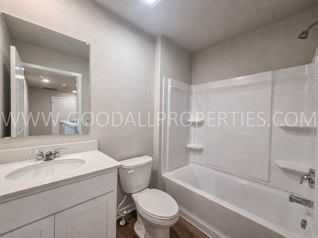 Building Photo - 3595 Pershing Ln
