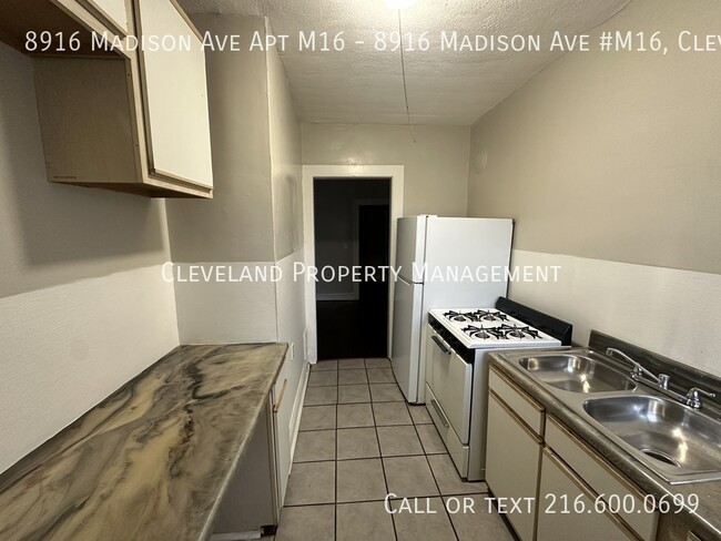 Building Photo - Madison Ave One Bedroom Apartment  *Special*