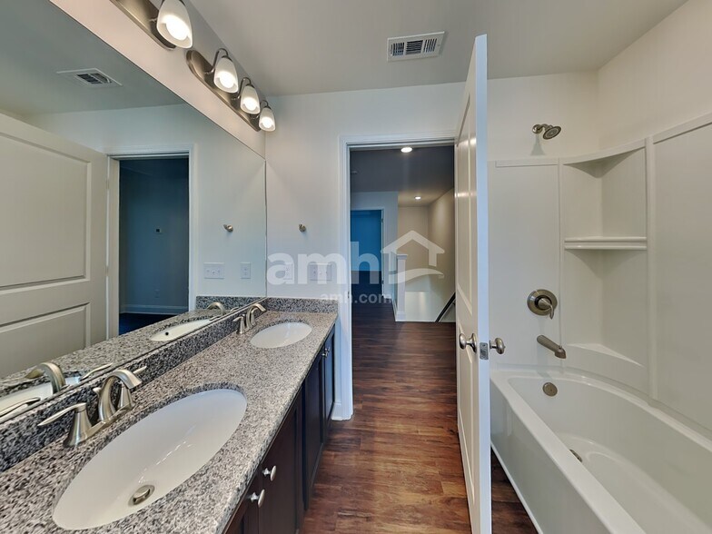Building Photo - 5964 Hagar Vly Dr
