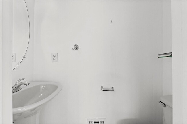 Building Photo - 4BR Columbia Home w/ Finished Basement, Deck & Open Green Space