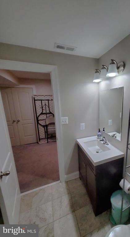 Building Photo - 3709 Fords Ln